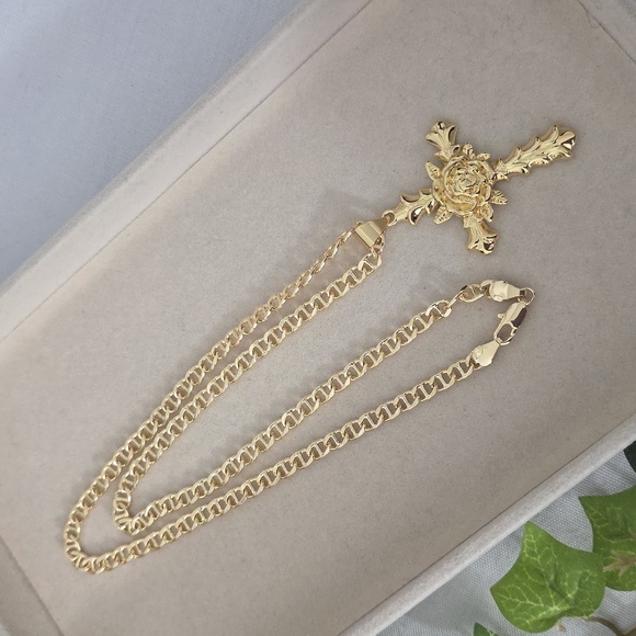 Statement Gold Fille Chain Necklace and Cross Pendant - Picture 3 of 10